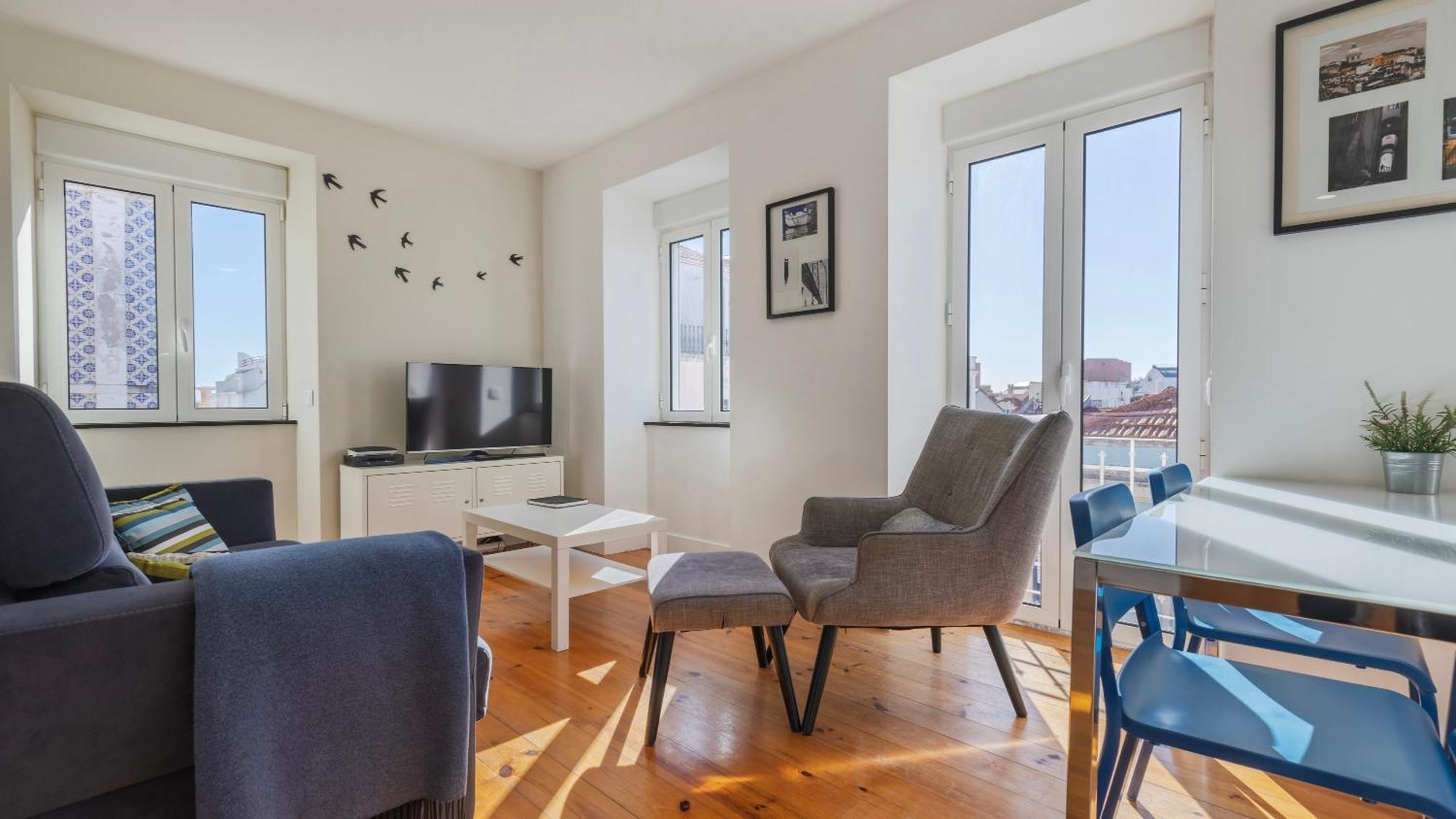Comfort & Bright Apartment By Lovelystay Lisbona Esterno foto