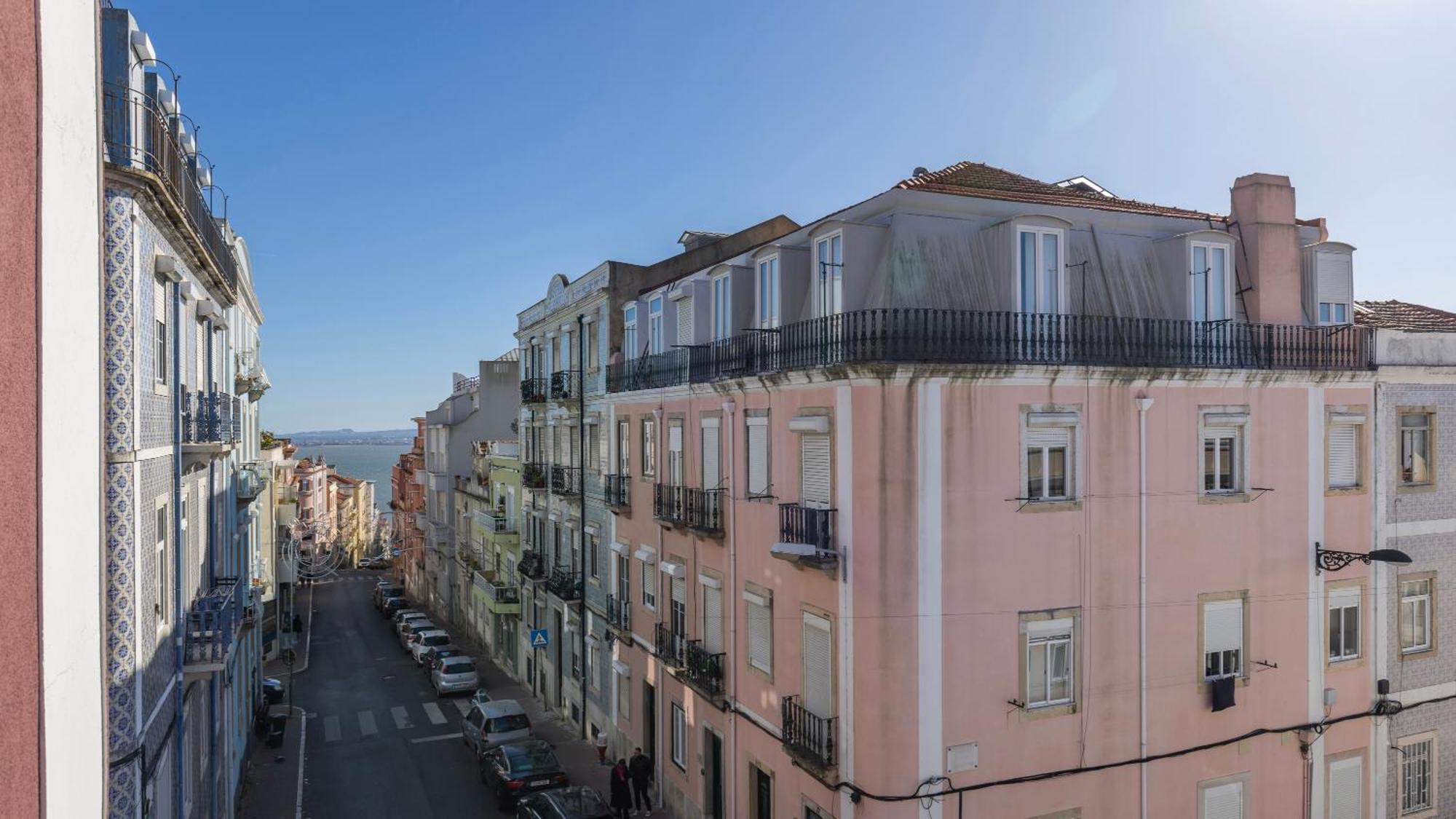 Comfort & Bright Apartment By Lovelystay Lisbona Esterno foto