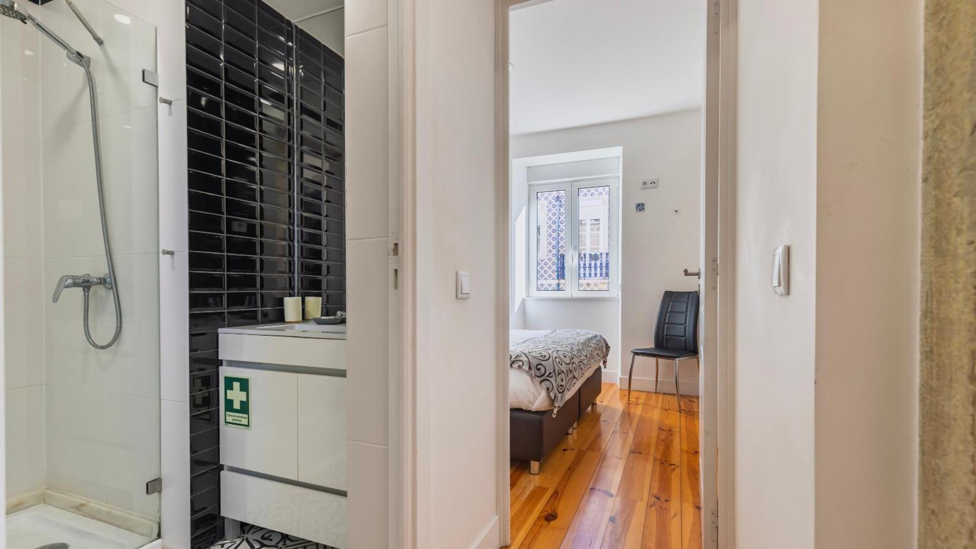 Comfort & Bright Apartment By Lovelystay Lisbona Esterno foto