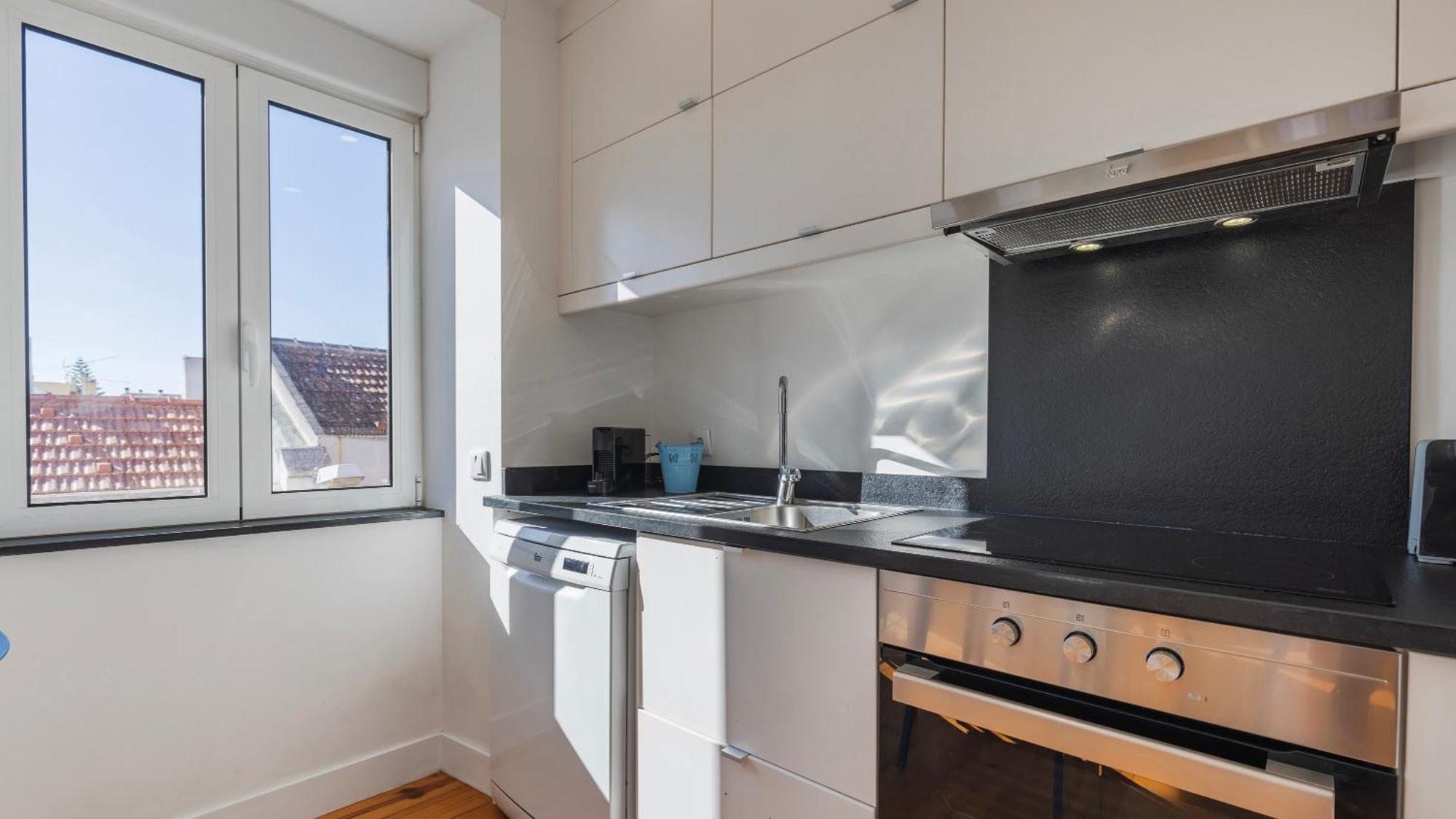 Comfort & Bright Apartment By Lovelystay Lisbona Esterno foto